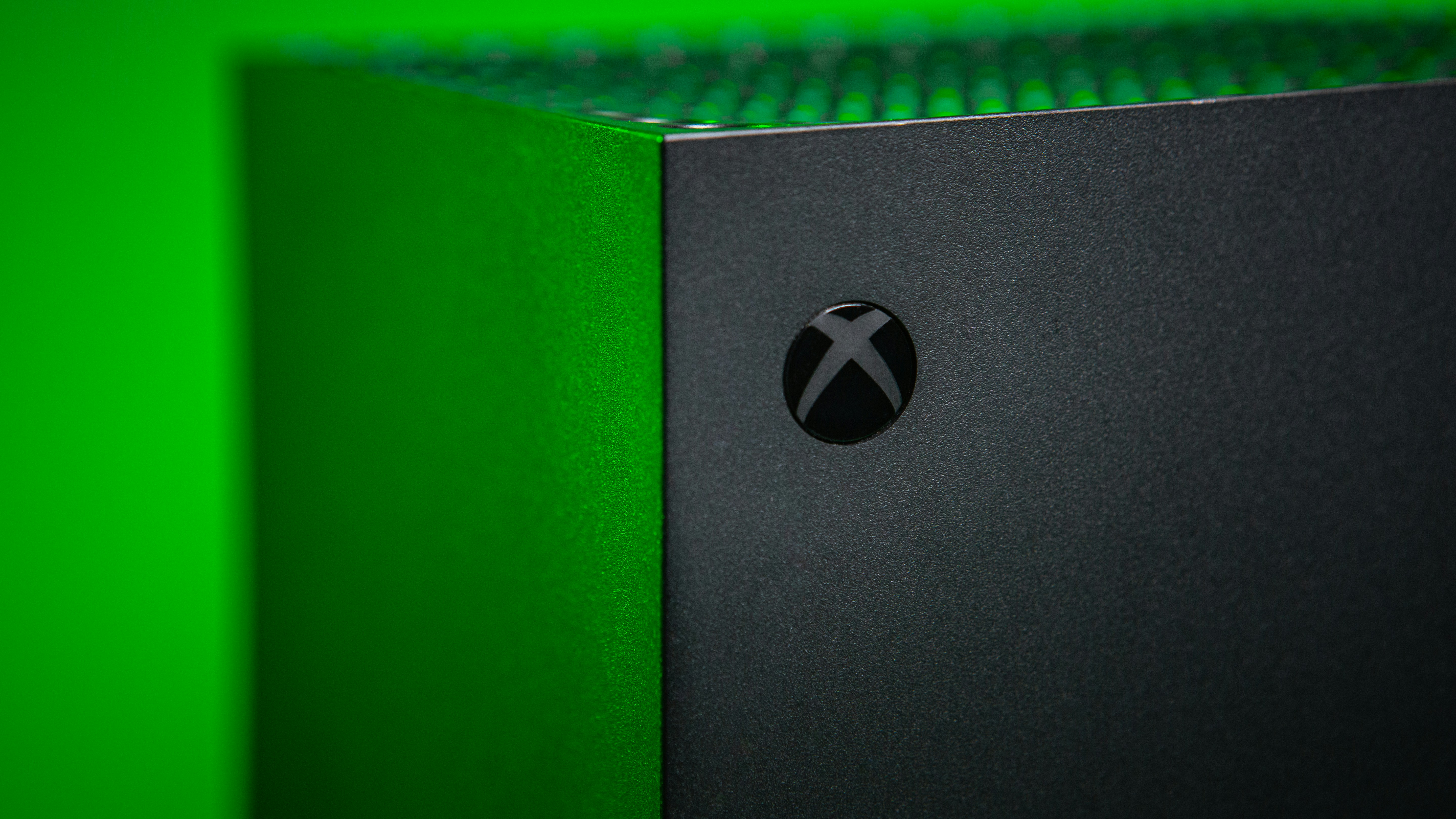 Picture of the Xbox button on the Series X console.