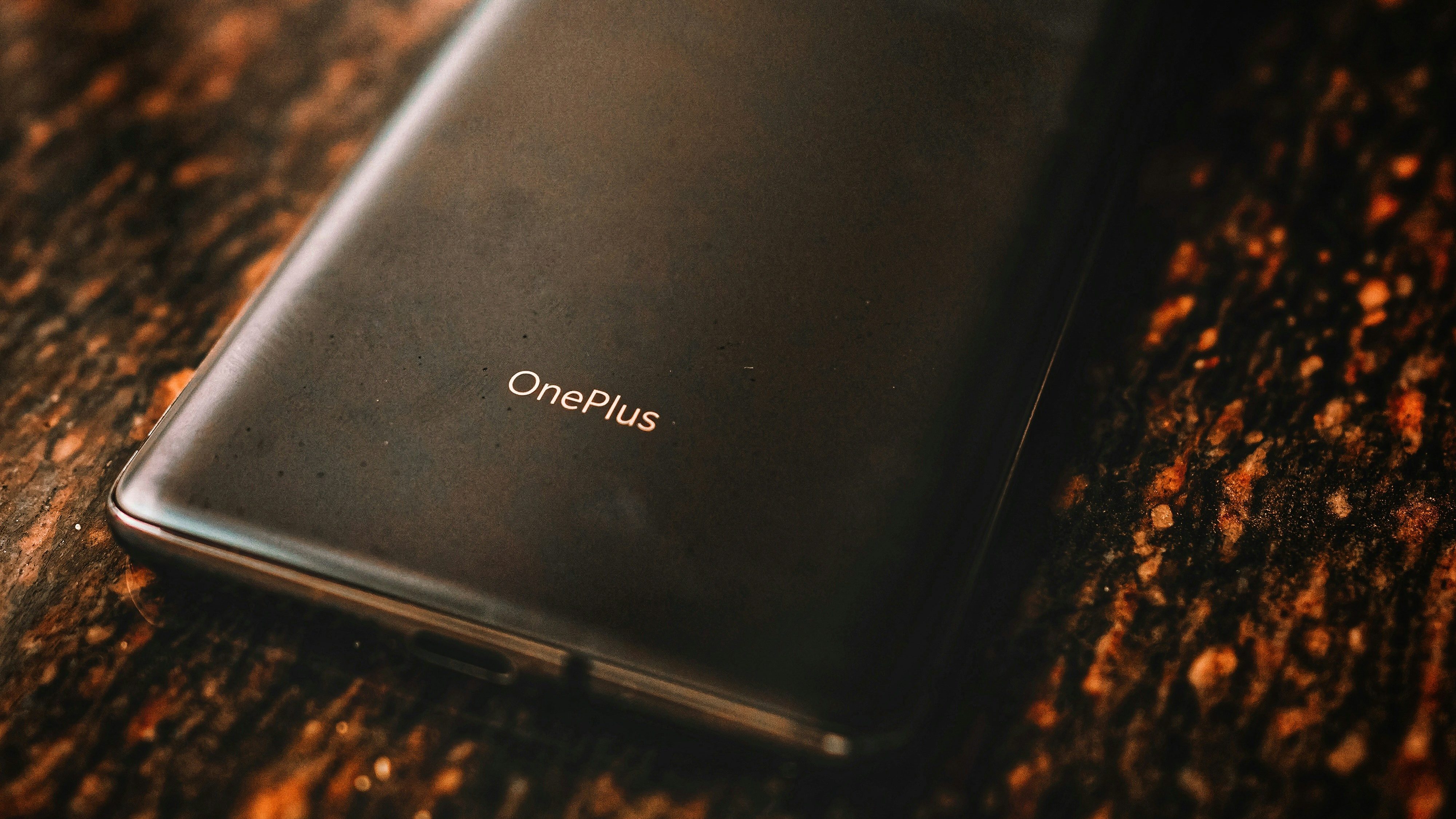 Picture of the OnePlus logo on the OnePlus 7T