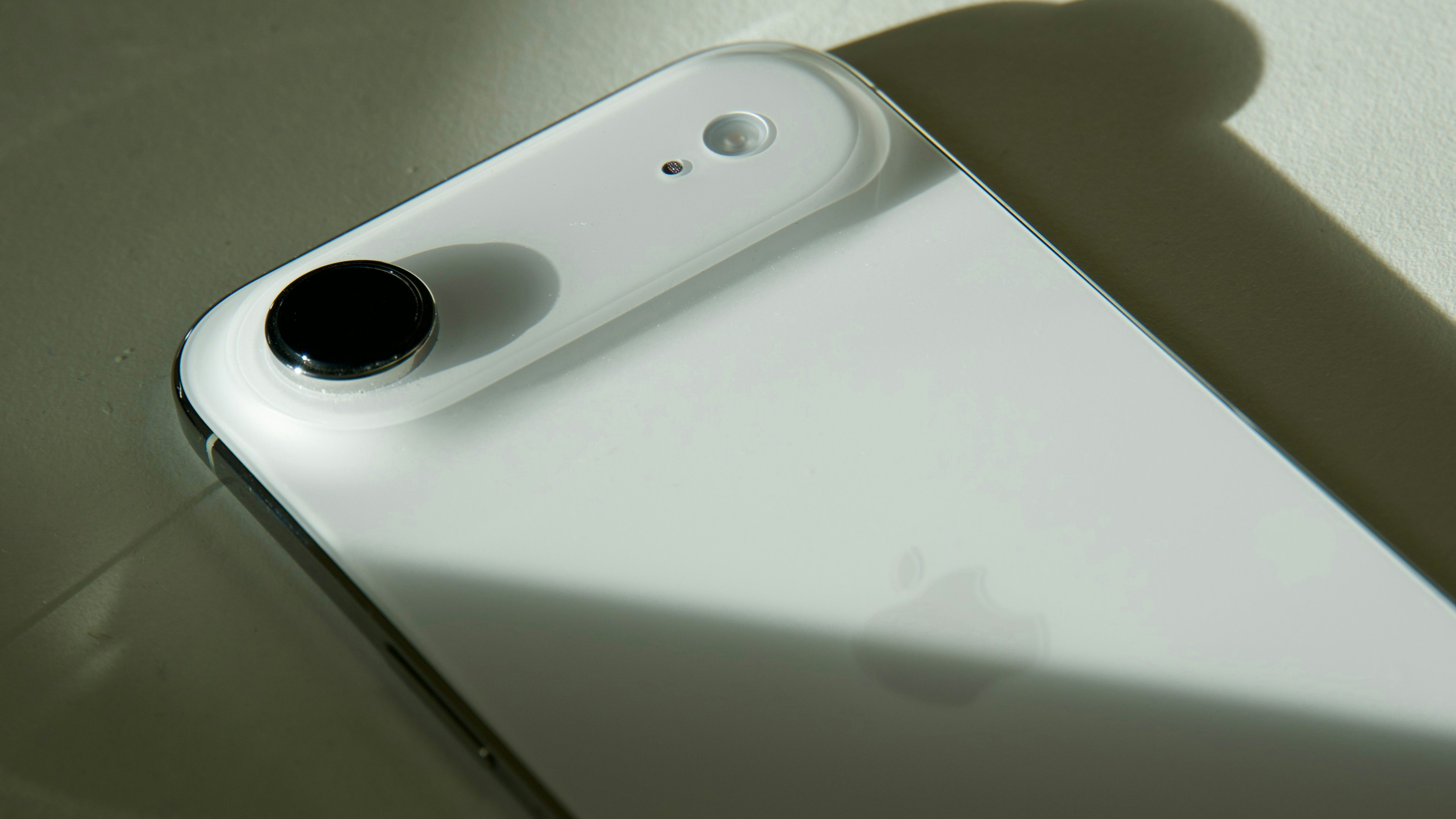 Picture of the iPhone Air on a table.