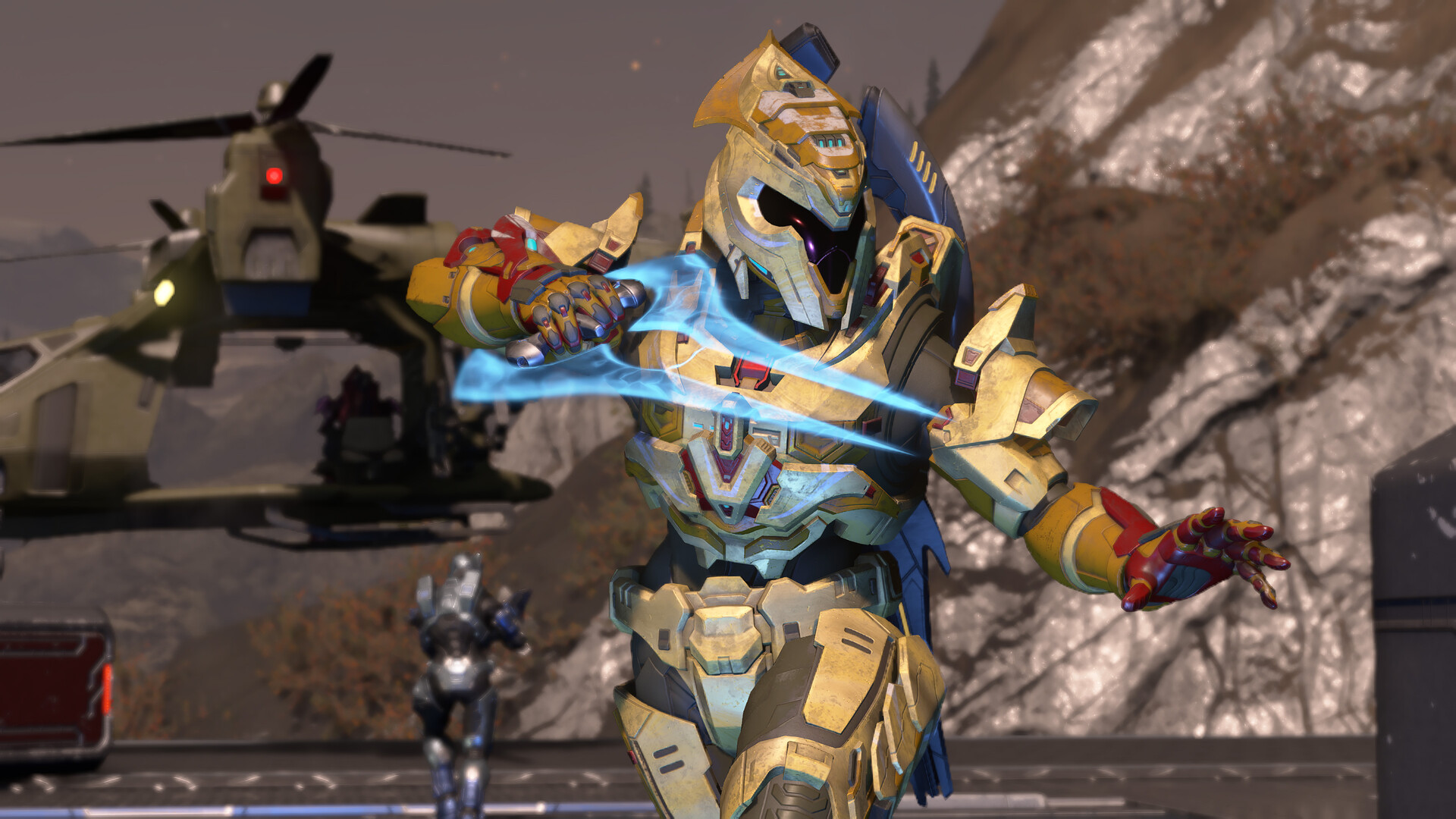 A character holding an Energy Sword in Halo Infinite